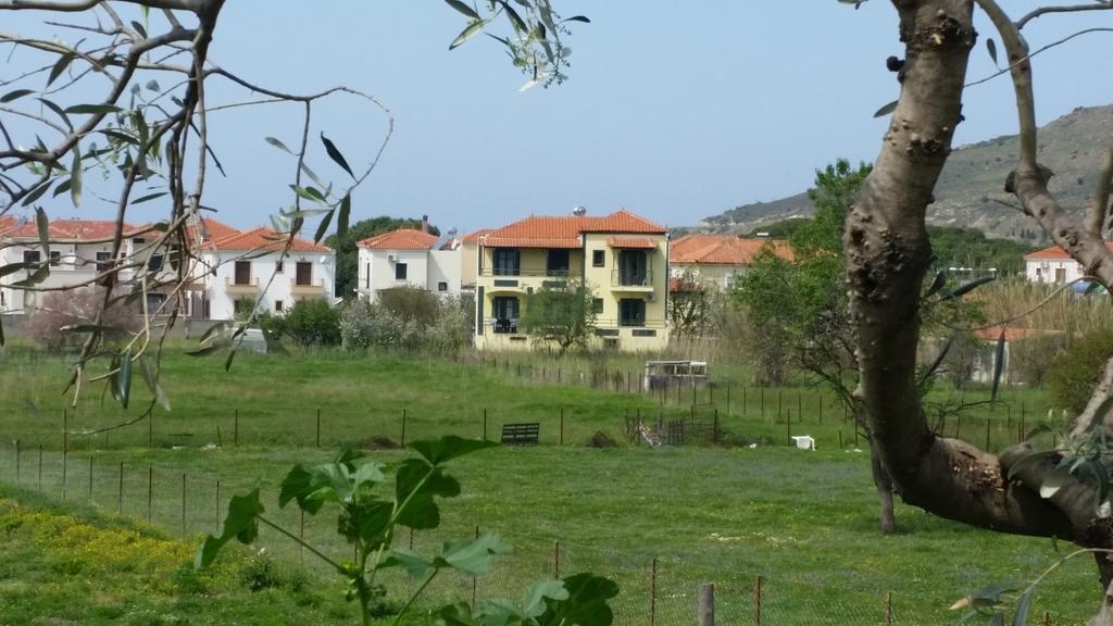 Elektra & Petra (Lesbos)